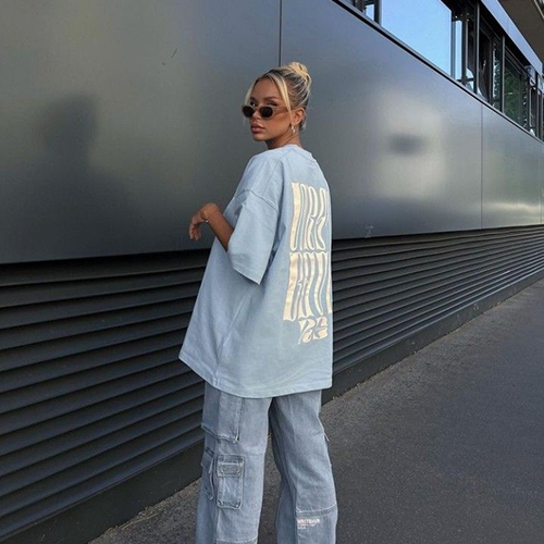 The Culture of the Oversized Tee: Redefining Volume, Balance, and Freedom